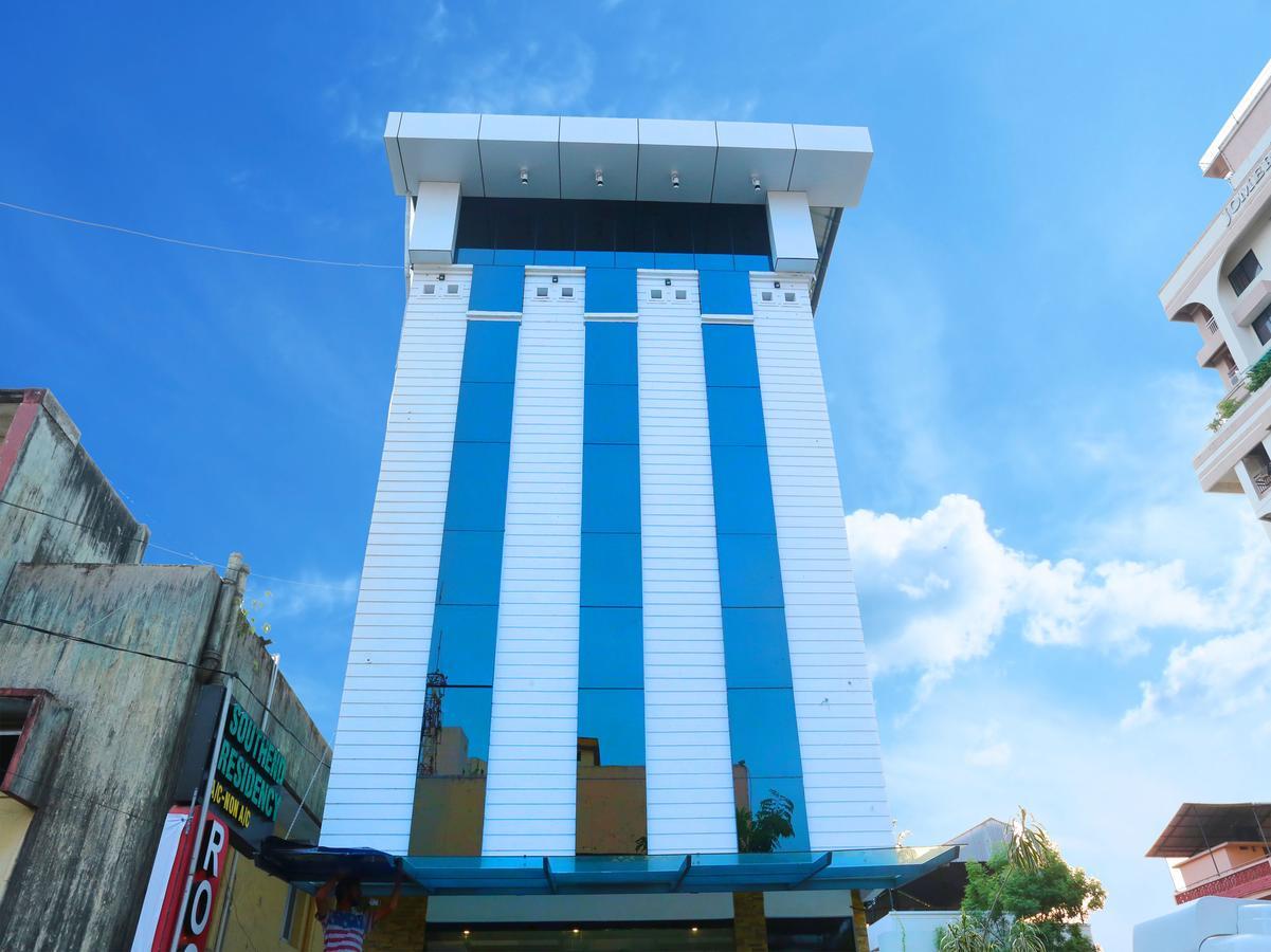 Hotel Qube Kochi Zewnętrze zdjęcie
